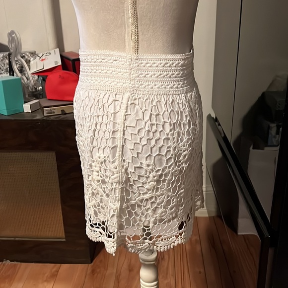 Topshop size 6 white crochet mini skirt - Picture 2 of 3